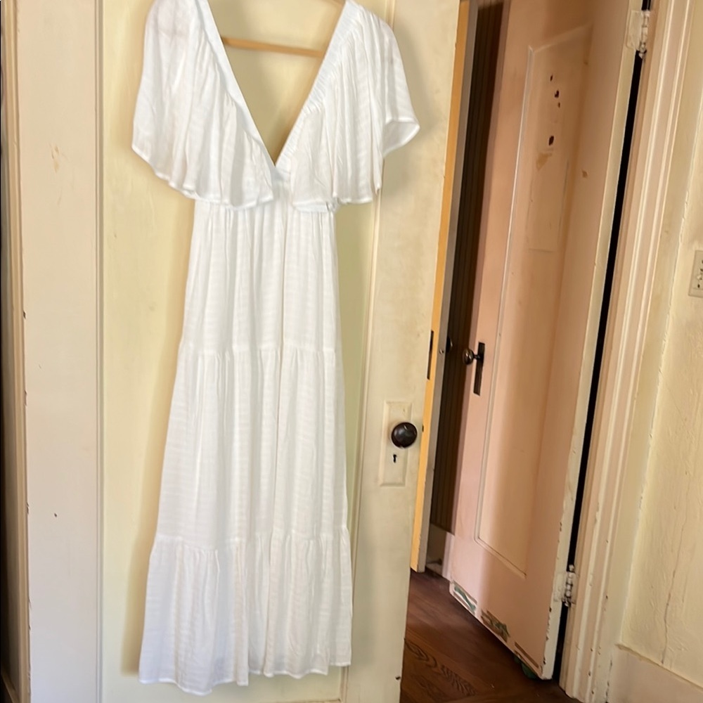 Elegant White Maxi Dress